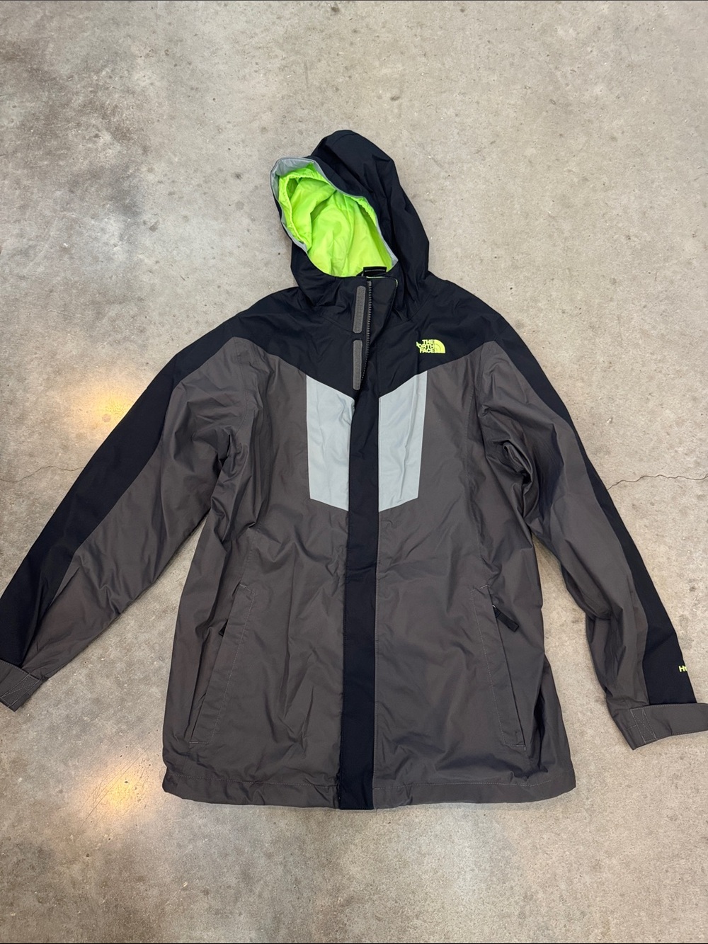 The North Face Boys HyVent Rain Jacket – XL (18/20) – Charcoal/Black/Neon